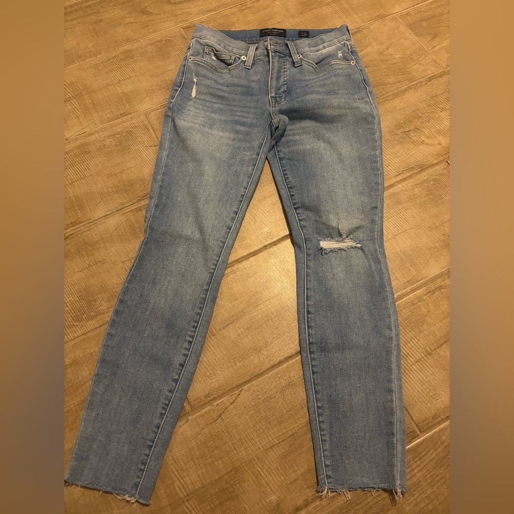 Lucky Brand Distressed Ankle Jeans Blue Denim Women's size 2/26 Mid Rise